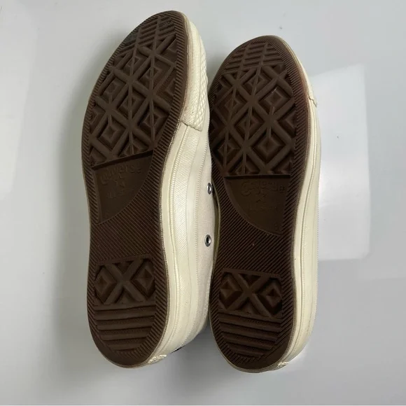 CdG PLAY x Converse Women's Chuck Taylor All Star Peek-A-Boo Low-Top Sneakers - Picture 4 of 7